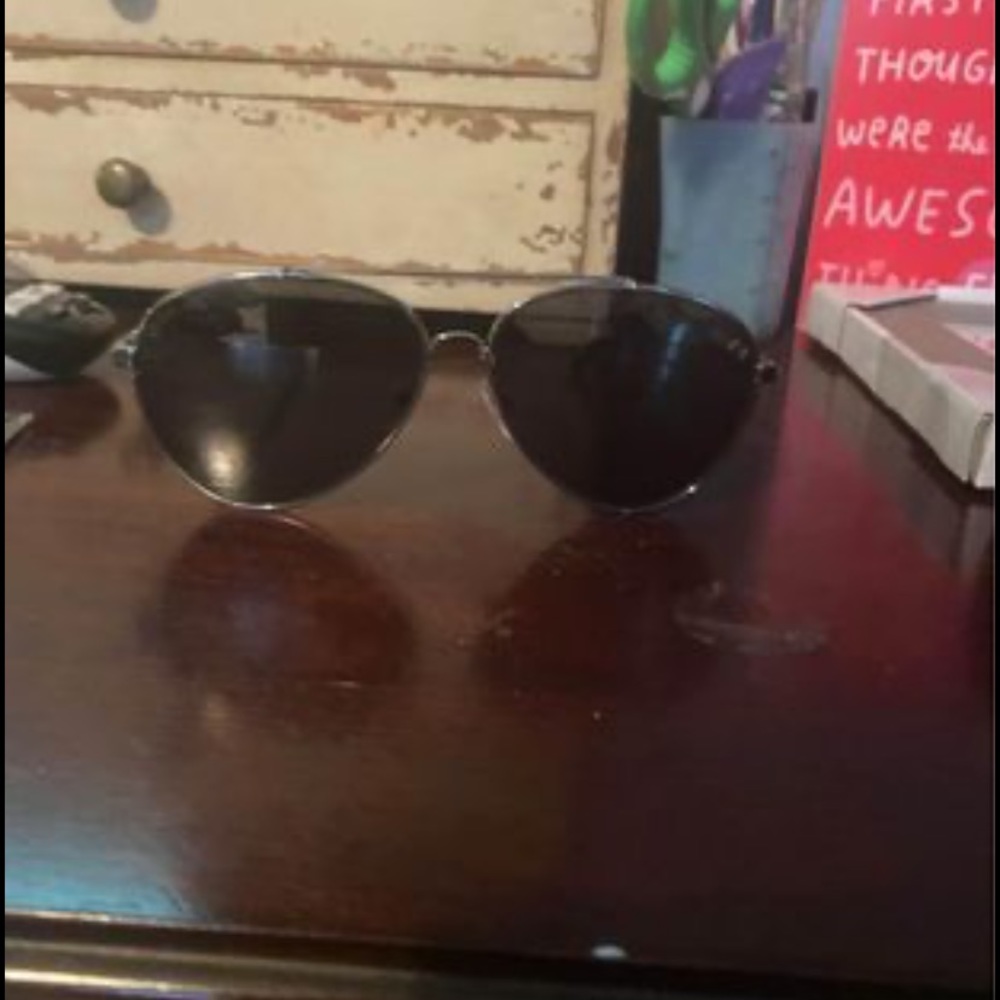 Womans Burberry Sunglasses - Picture 4 of 8